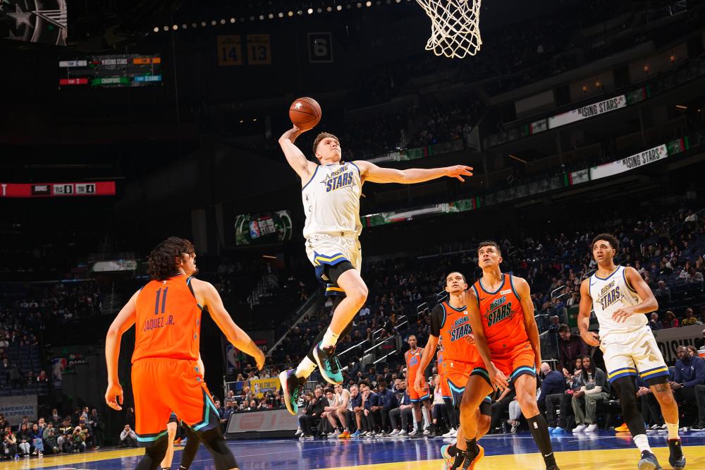 苏亚雷斯抵达长春带来新助手，与亚泰签约一年半首要任务是保级